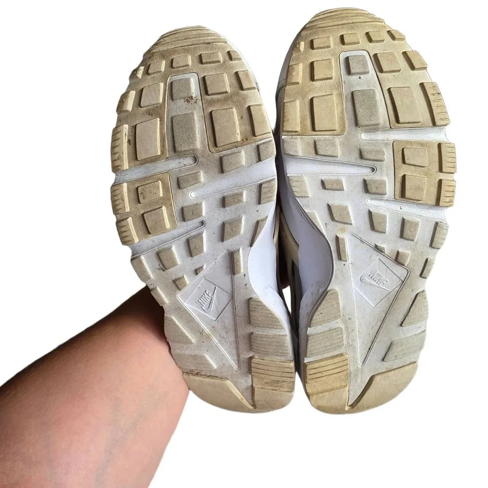 Nike Air Huarache Run GS White Sneakers 654275-110 Size‎ 6.5Y Womens 8